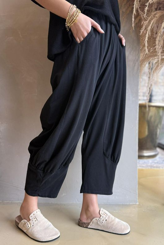 Jo Jo Quirky Classic Barrel Pant Black